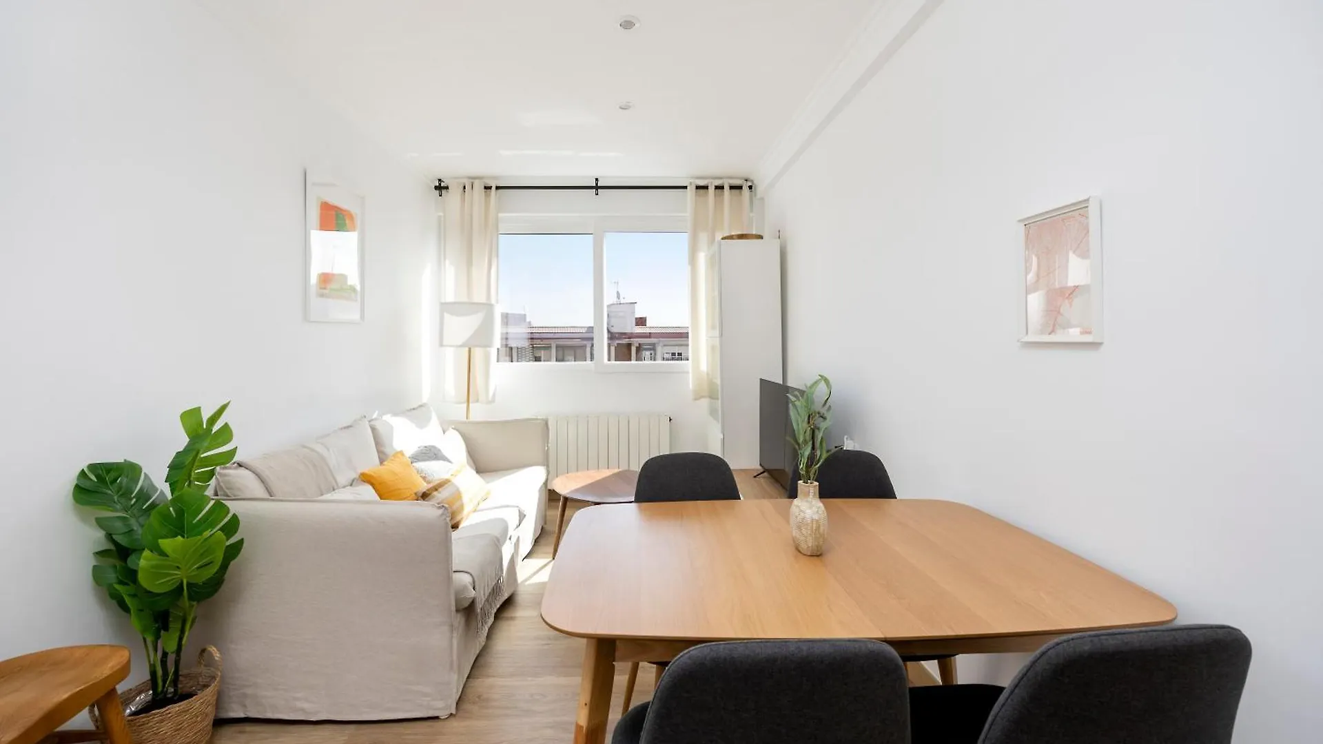 Apartment Amazing 3Bdr Apt In Cornella 1 Mins From Metro Cornella de Llobregat