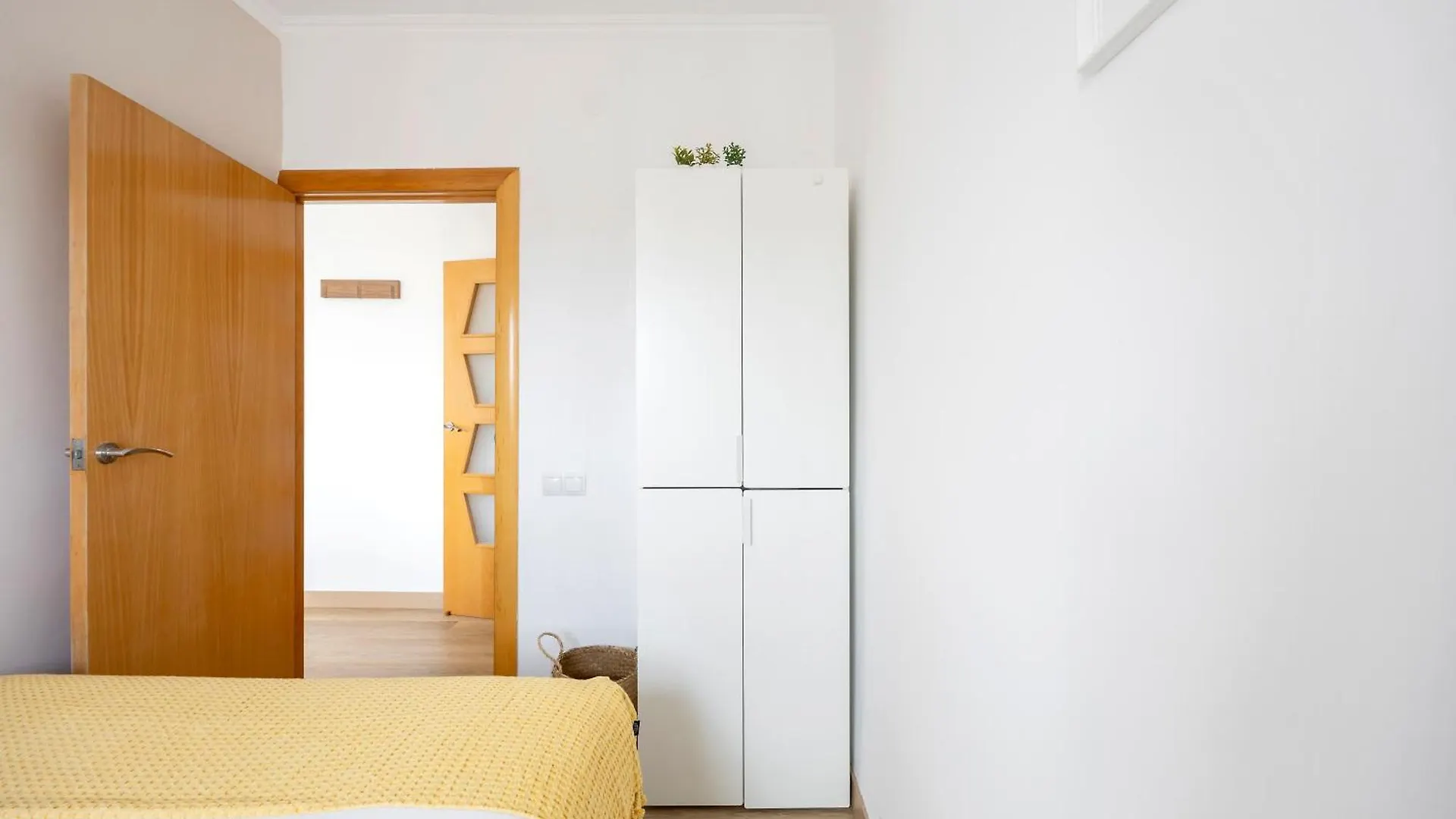 Apartment Amazing 3Bdr Apt In Cornella 1 Mins From Metro Cornella de Llobregat